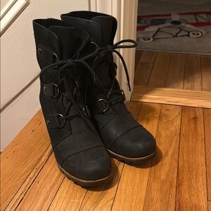 Women’s Sorel Black Lace-Up boots, 8.5